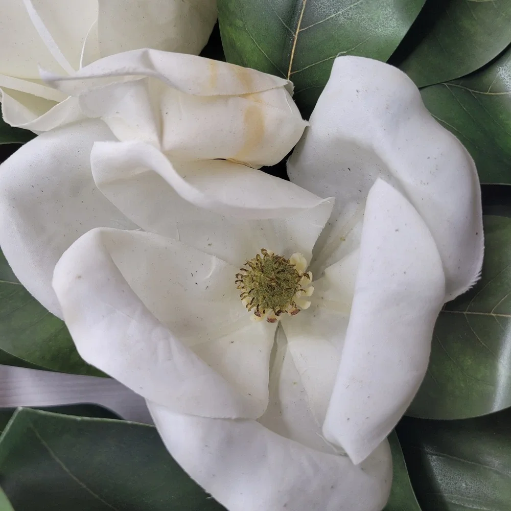 Grandin Road Magnolia Wreath 24 Inch White Floral Faux Greenery 162548